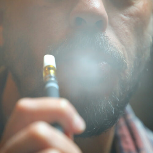 00THC-VAPING1b-superJumbo
